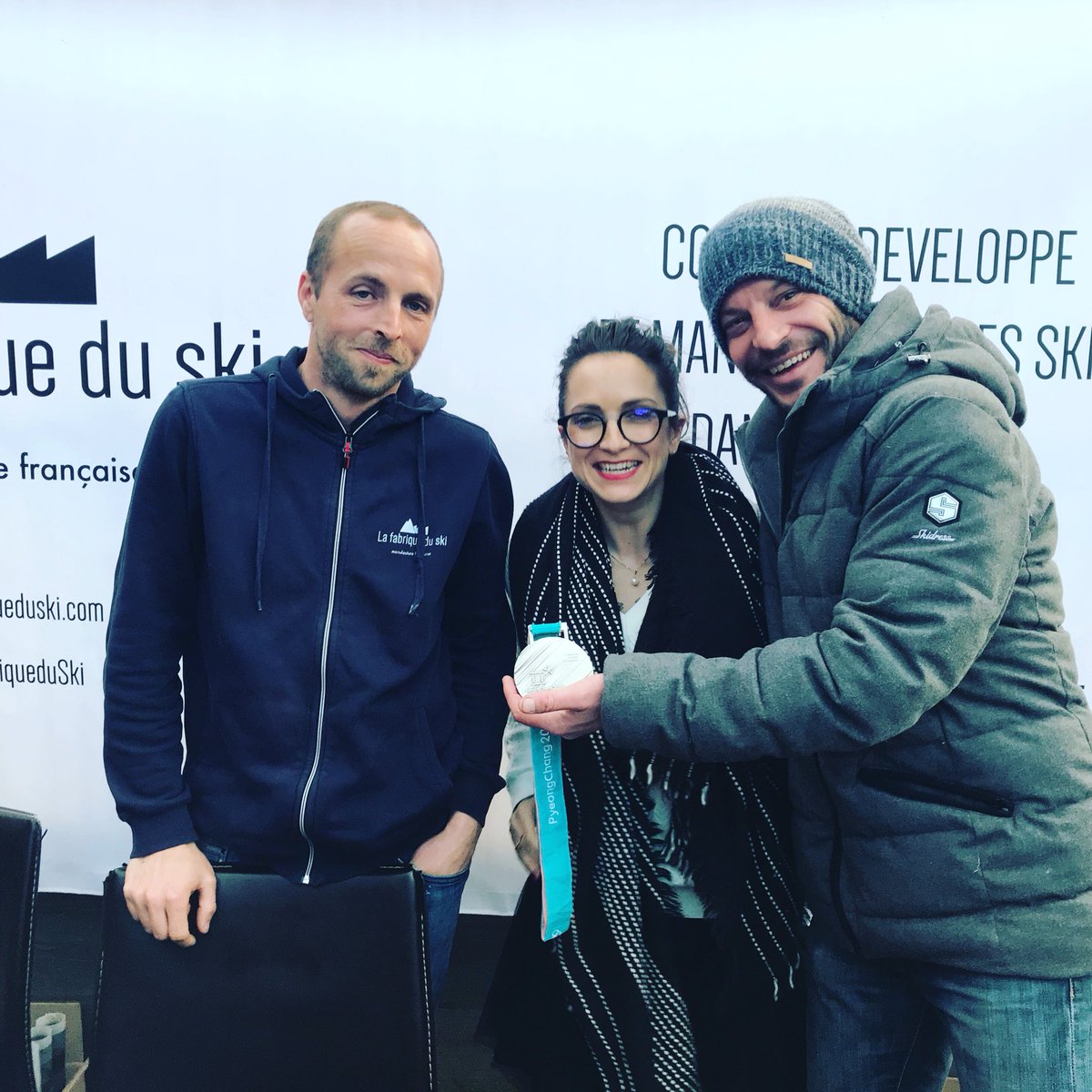 LaFabriqueduSki's tweet photo. Marie Martinod est avec nous à Saint-Pierre de Chartreuse !
Venez la rencontrer, la féliciter, la remercier au restaurant le 16'ART.
Nous lui rendons hommage avec vous !
#MarieMartinod #ChristianAlary #Sam #LaFabriqueDuSki #Pyeongchang #JO https://t.co/Fr7DF2SXcx