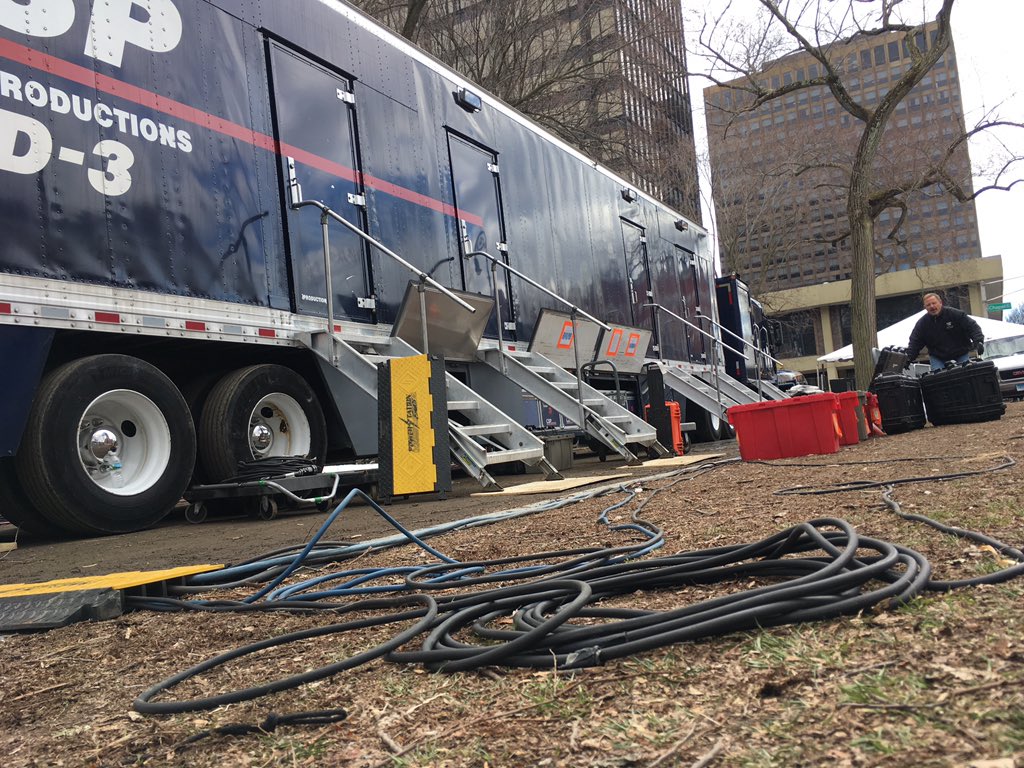 My running today consists of cables. Lots and lots of cables. #NHVParade