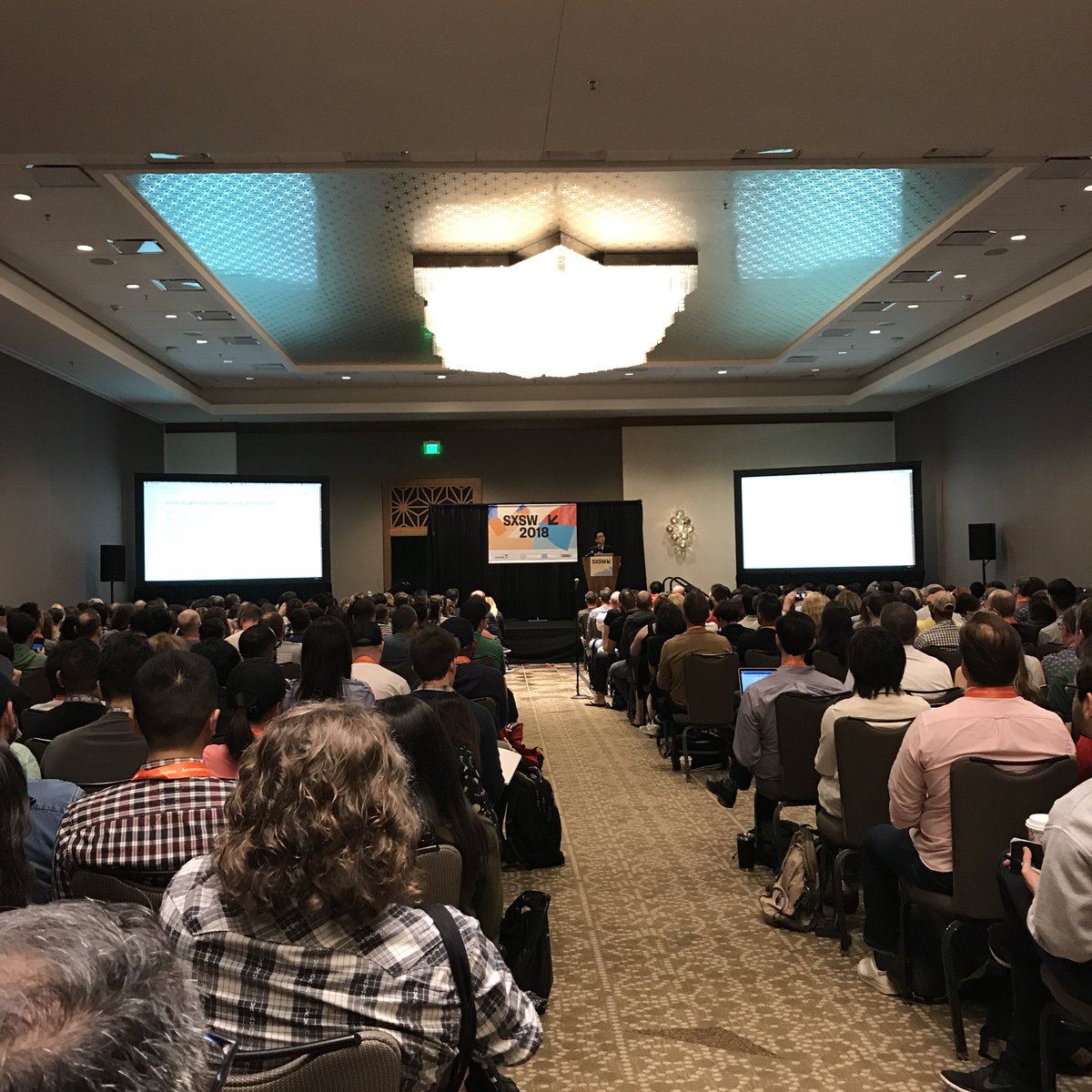 j2schonert's tweet photo. Design in Tech Report at #SXSW2018 / John Maeda 👌 https://t.co/J28YnE286w https://t.co/Bd5eHHiFI8