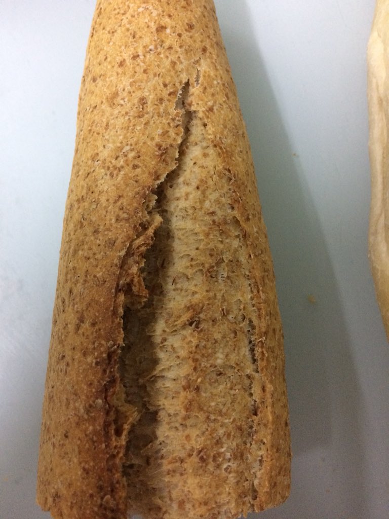 APanTradicional's tweet photo. Pan integral 100% y Barra de Pan común, de Panadería Emilio Soria de Alfacar Granada. Pan Tradicional Granadino sin aditivos y con masa madre ecológica. Así si!!! https://t.co/sYmMLsSL3L