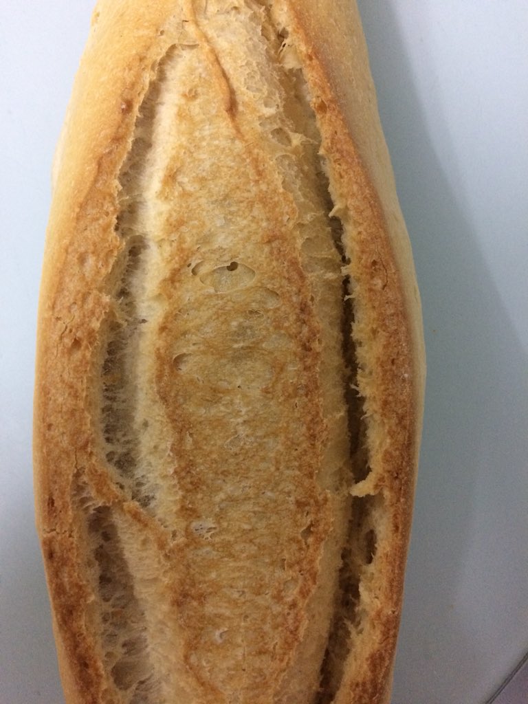 APanTradicional's tweet photo. Pan integral 100% y Barra de Pan común, de Panadería Emilio Soria de Alfacar Granada. Pan Tradicional Granadino sin aditivos y con masa madre ecológica. Así si!!! https://t.co/sYmMLsSL3L