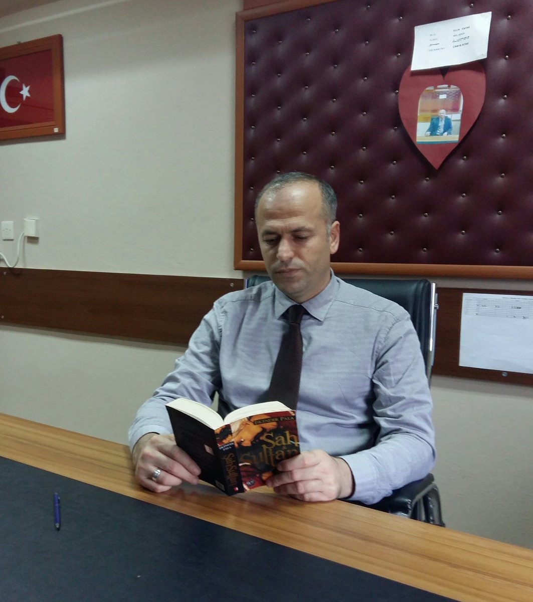 AYDIN555228's tweet photo. Hiçbir gemi bizi bir kitap kadar  uzaklara götüremez (Emily Dickson)  #samsunokumavakti https://t.co/3yaFXJZy9v