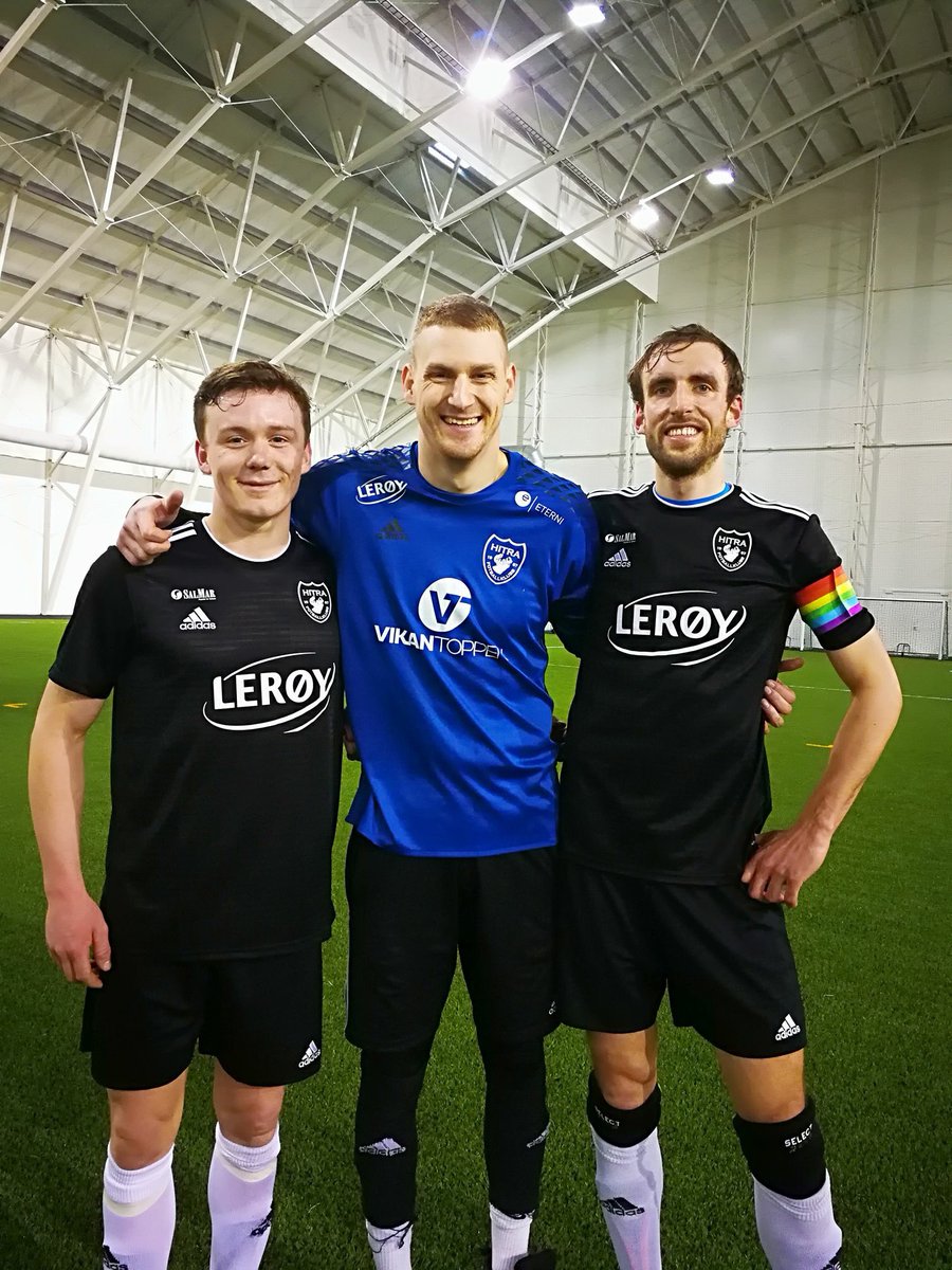 Hitrafk's tweet photo. Treningskamp i Frøya Storhall i dag for seniorlaget. Seier 4-3 over Kil/Hemne. Fredrik, Roland og Roar godt fornøyd. https://t.co/0rwhE0bK3r