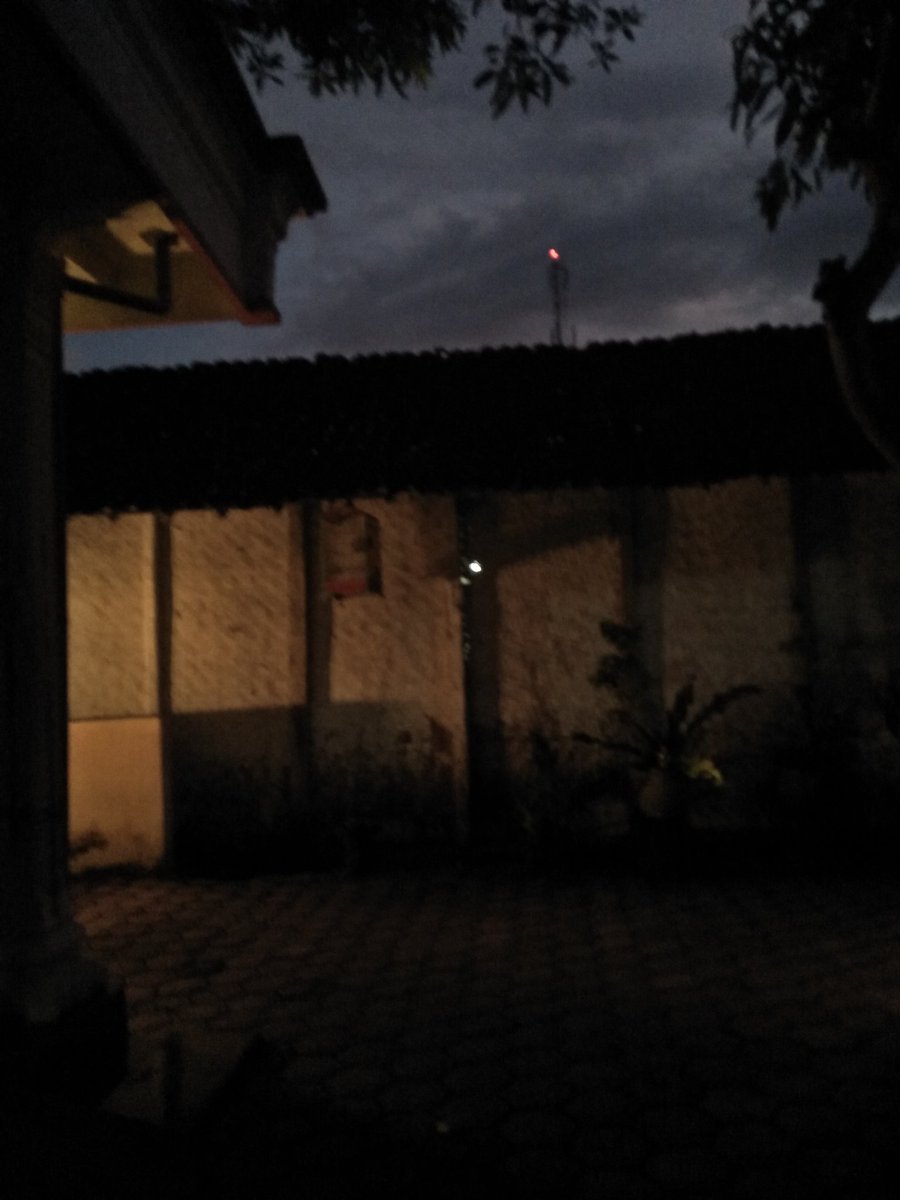 sintaannora's tweet photo. back to the 70's
tapi udah ada tower telkomsel
#kampungku #kesungsigit #RT03 #RW01 https://t.co/Ffb0h8XyhJ