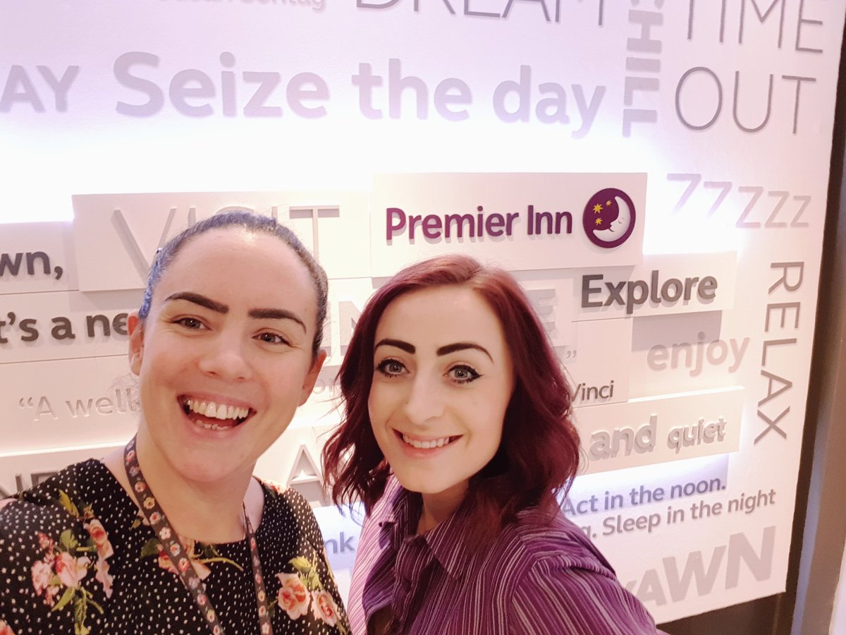 Helping Catty on check in,  whilst we do a bit of tables training #BetterTogether #lockinginthoesbfbookings <a href="/seanquirke1888/">Sean Quirke</a> <a href="/SDEBDD/">simon ewins</a> <a href="/foggyfogster/">Paul Foggin</a>