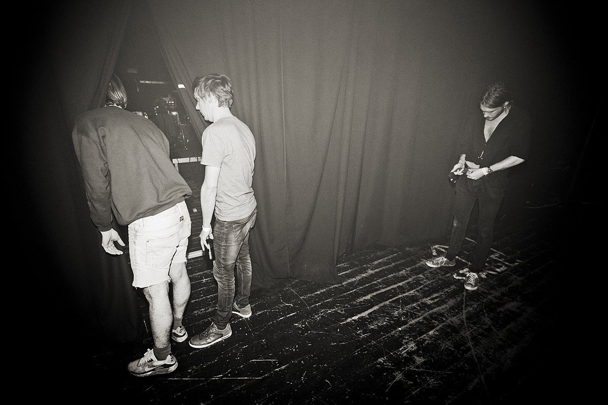 We added a couple more dates! See you there!

7 april - Tjok Hove
21 april - Exlent, Herk-de-Stad
30 april - Magdalenazaal, Brugge
11 mei - Cul de Sac, Tilburg, NL

(Photo © Anton Coene)