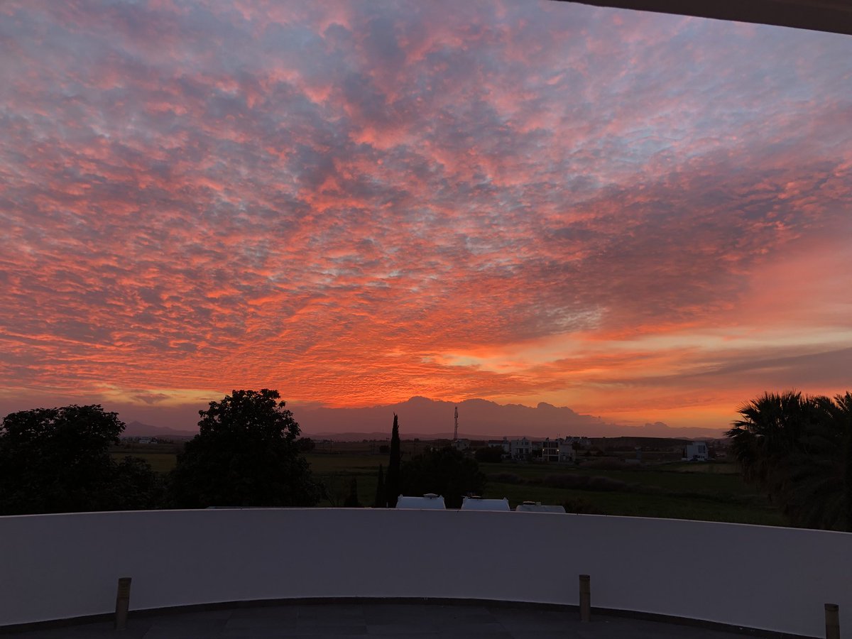 millwoodkane's tweet photo. Enchanting Cyprus skies https://t.co/dlTowQAmcG