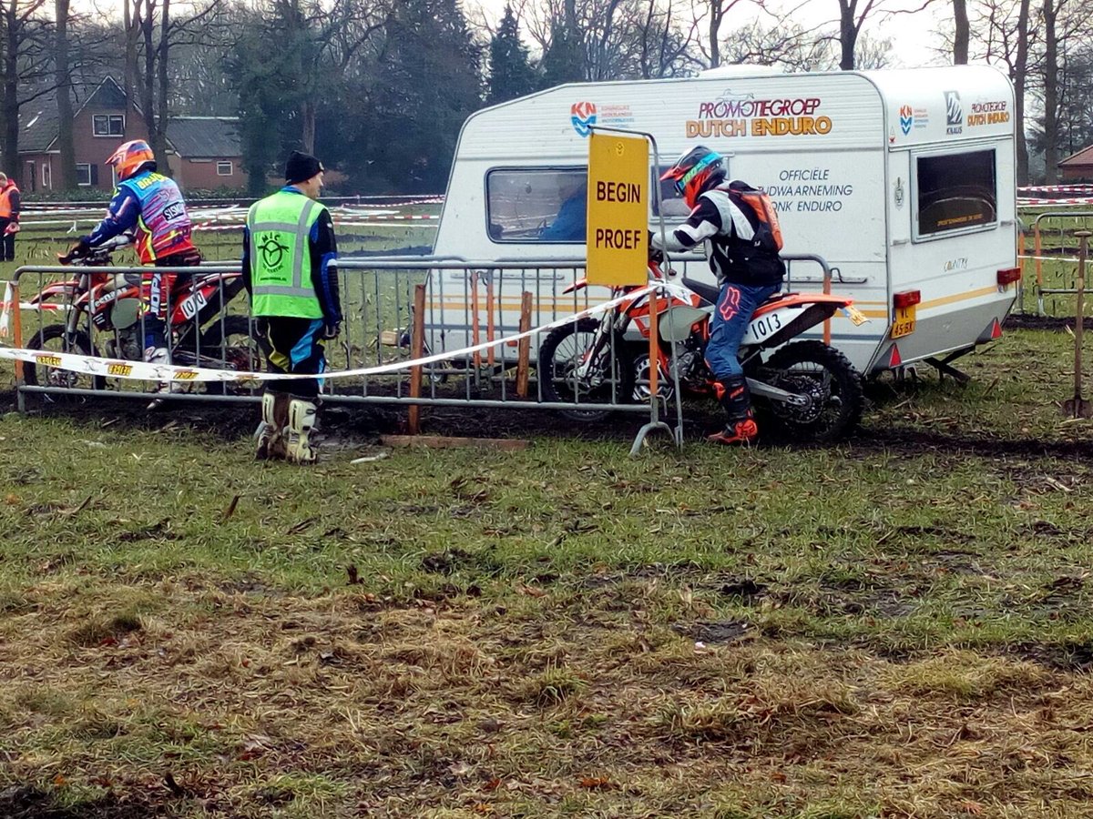 powdermarc69's tweet photo. First ONK Enduro Holten has finished.Thanks to #toerentellers for the tank crew and drinks/food https://t.co/Hsz5k9JJun