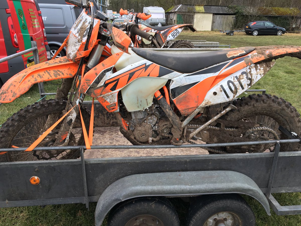 powdermarc69's tweet photo. First ONK Enduro Holten has finished.Thanks to #toerentellers for the tank crew and drinks/food https://t.co/Hsz5k9JJun