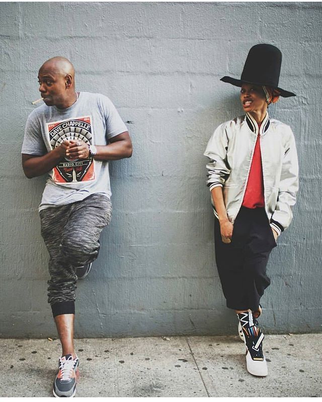 afroandrostyle's tweet photo. Saturday night lights 😎✌️😎
Afro life, Andro living. 
#Davechappelle &amp; Low Down Loretta Brown @erykahbadu ------ #AfroAndro / #Afrocentric / #Androgynous / #Style / #AndrogynousStyle / #StylishWomen / #StylishMen / #ThisAndrogynousLife / #WhatIWore /#AndrogynousFashion / … https://t.co/c7bXFqiDQp