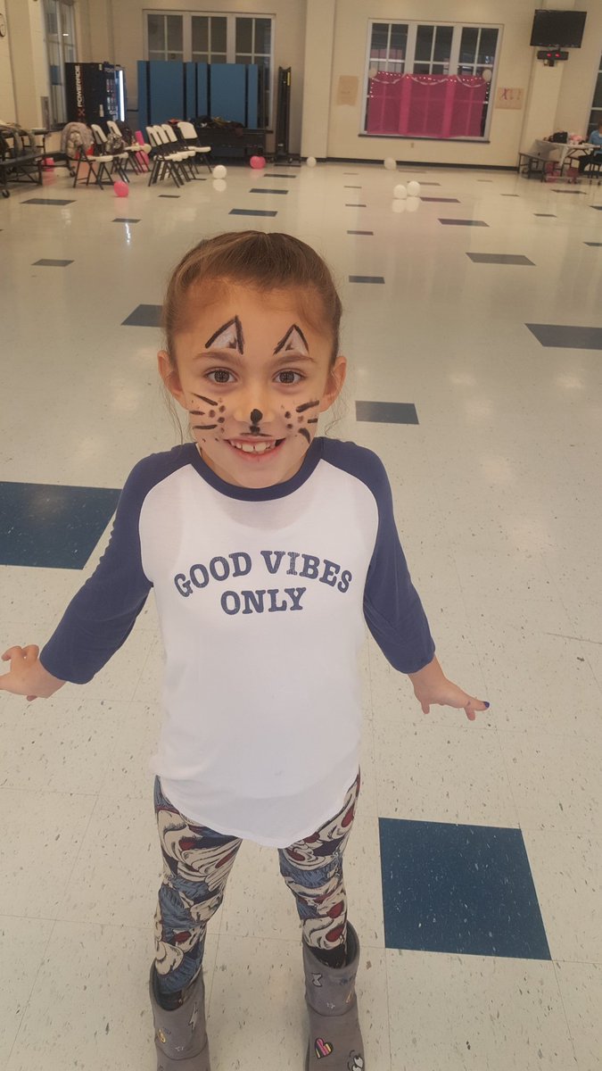 MrKavcak's tweet photo. Thank you @wh_peer for a great afternoon at Glam Day! My daughters loved it! #WHRHSPRIDE https://t.co/3uwY2THt5x