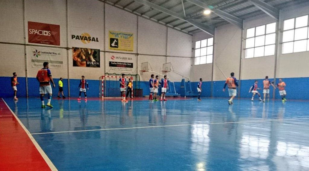 bmbenidorm's tweet photo. Importante victoria del senior masculino B frente al segundo clasificado que lo acerca un poco más a la fase de ascenso...
@CDAgustinos 15 
@bmbenidorm 24
🤘🏻🤘🏻🤘🏻🤘🏻🤘🏻 https://t.co/7KNMpCRJrO