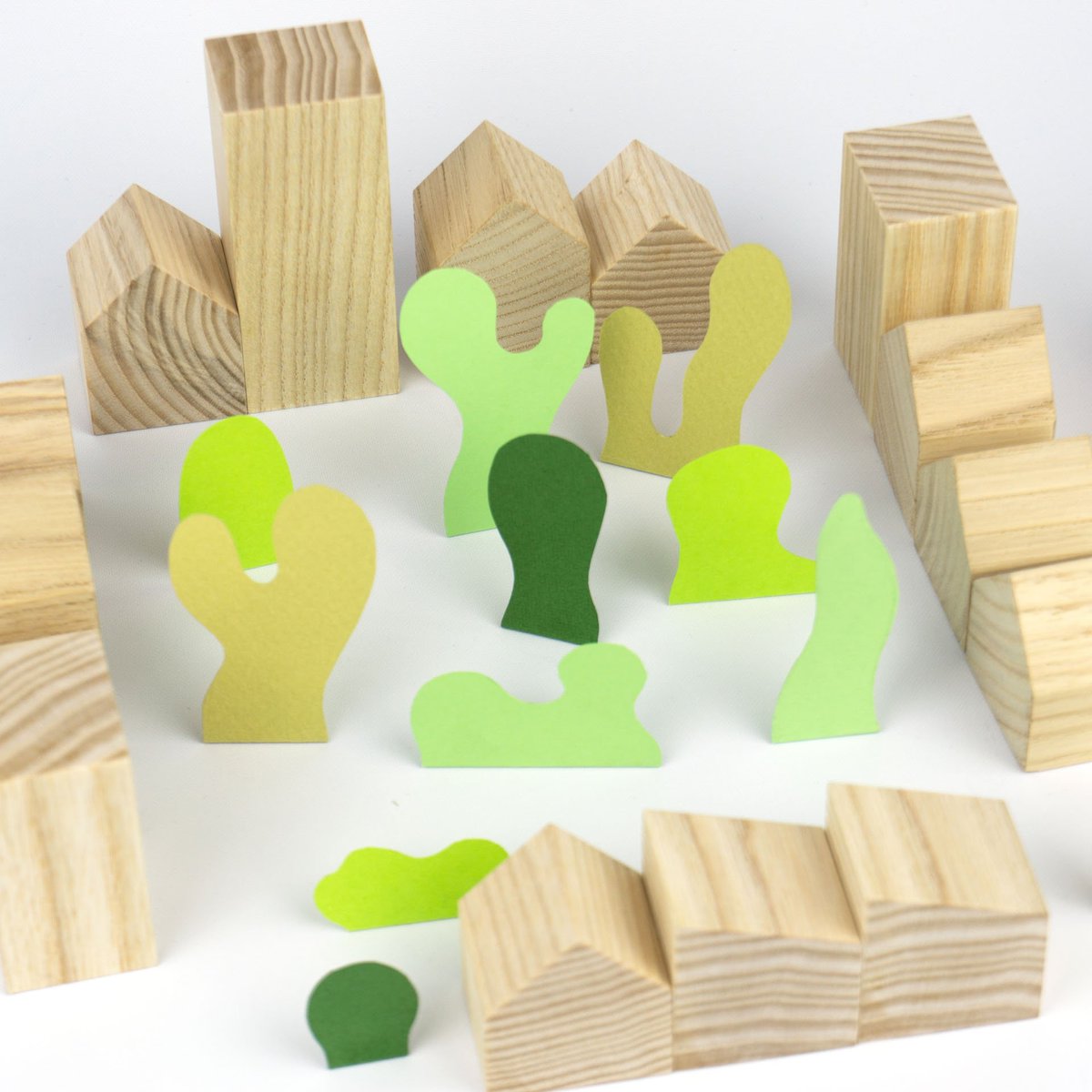 Avec autant d'arbres que de batiments on peut faire plein de choses, mais qu'est ce que ca donne si on les rassemble tous au centre d'un quartier ?

Plus d'infos dans un article sur le site de l'atelier : ateliervous.fr/2018/03/10/ima…