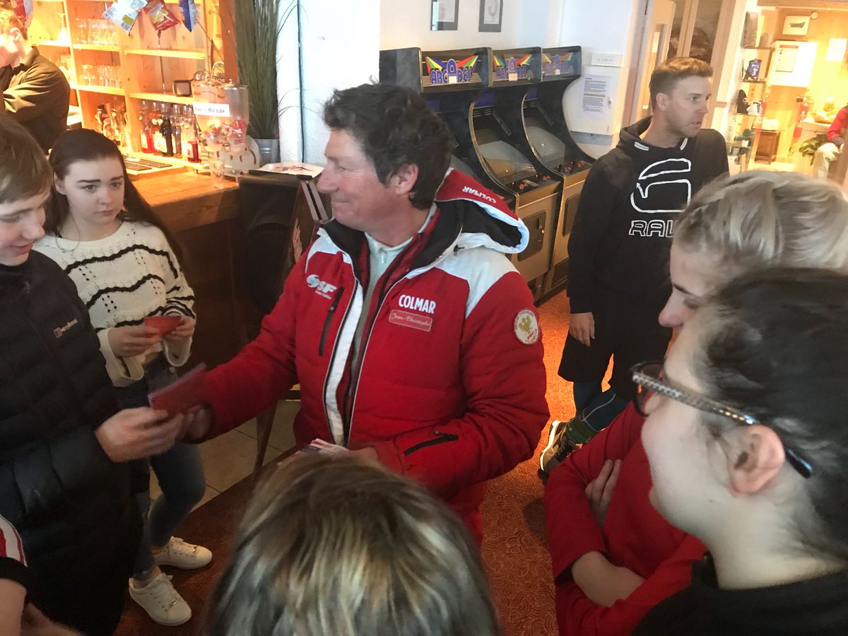 PERFDPEM's tweet photo. Final day skiing group presentation amazing skiers @walbottlecampus @SerreChe_EN #esf #ski https://t.co/y0LBXZKLlt