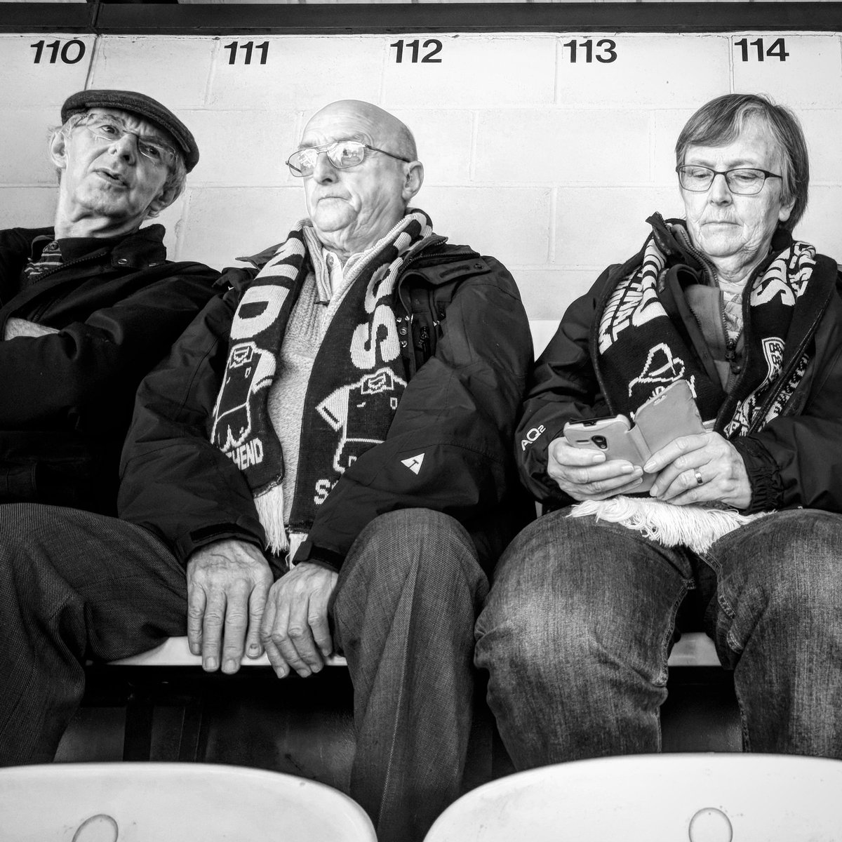 davethephoto's tweet photo. Excitement reaches fever pitch in the south upper at #rootshall today.
@SUFCRootsHall 0
@drfc_official 0
@SUFC_fans @ShrimperZone @shrimperstrust
#midtableobscurity https://t.co/RIHiWp44P9