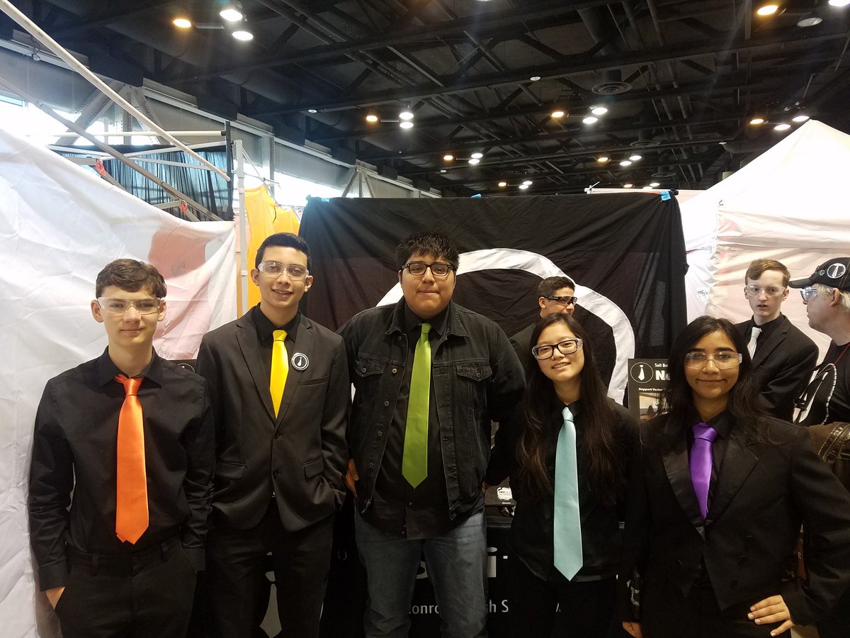 suitbots4628's tweet photo. @marlbotsFTC #rainbowsaturday @LGBTQ_of_FIRST BAM! https://t.co/hRSfaOhUDQ