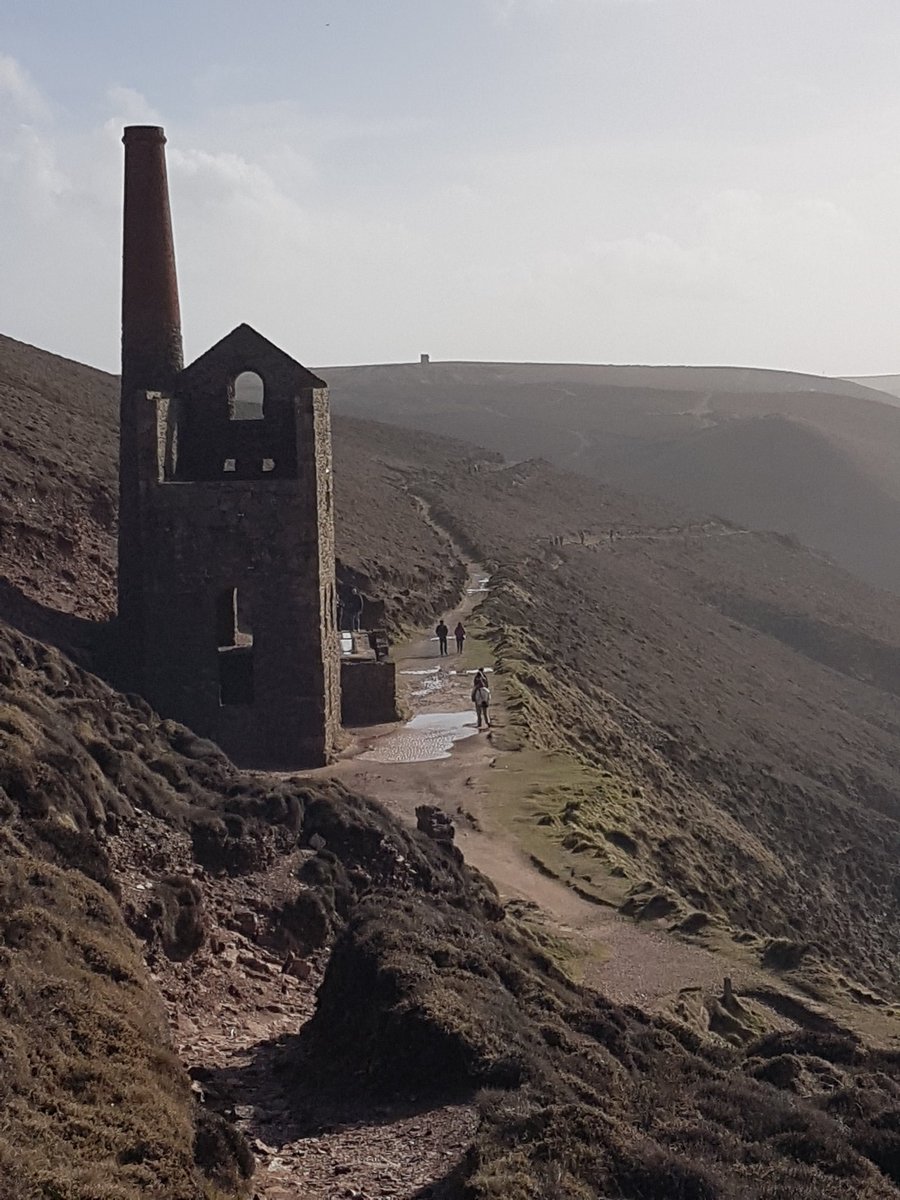 TregearBen's tweet photo. Another successful training session for ten tors #cornwallstyle. @schoolfalmouth https://t.co/sXTLijExhu