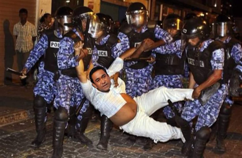 Insha Allah varah kaari musthagubalehga mi manzaru dhivehi fuluhunnaai sifain Dhivehi raiyyithunnah dhahkaane!
#Midhuvasvarahkaarivejje                     #Vetteni