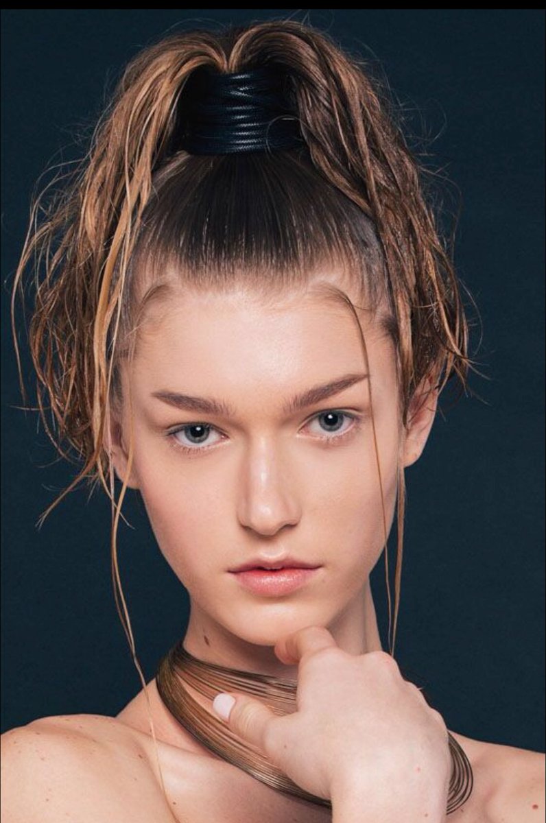 DTHair58's tweet photo. “Life isn’t about finding yourself it’s about creating the woman you are comfortable being. That is where true beauty begins.”🔥
Model: @theartistagency

#darrellthompsonhair #dthair #hairstylist #extensions #ponytail #blonde #model #healthyhair #talent #healthy https://t.co/3JJ0y0YtSk