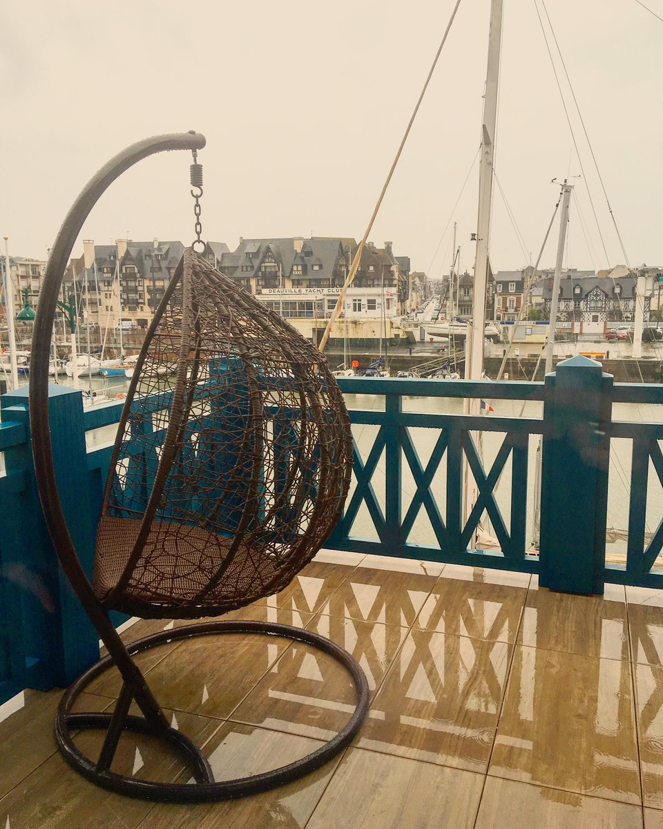 moodfdeauville's tweet photo. Visite en avant-première de la résidence Premium Pierre et vacances Presqu’île de la Touques à Deauville. Photos d'un appartement et de la vue à couper le souffle, à @DeauvilleFr ! https://t.co/KBg9cr71ni
