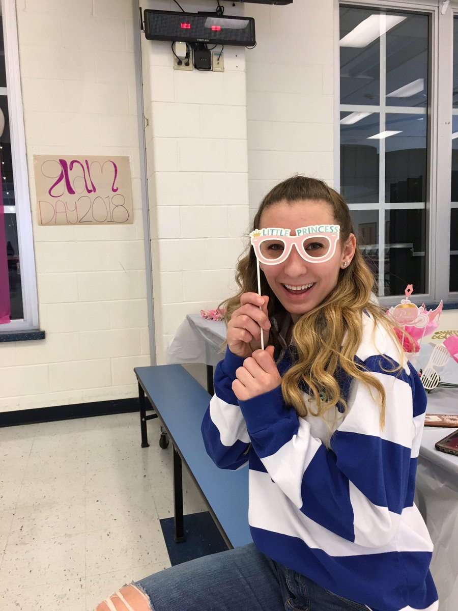 Having tons of fun at glam day 😊💅🏼 Bring kids K-6 by and color, make slime, get your hair braided, and more! We're in the high school cafeteria until 5:00😚💘