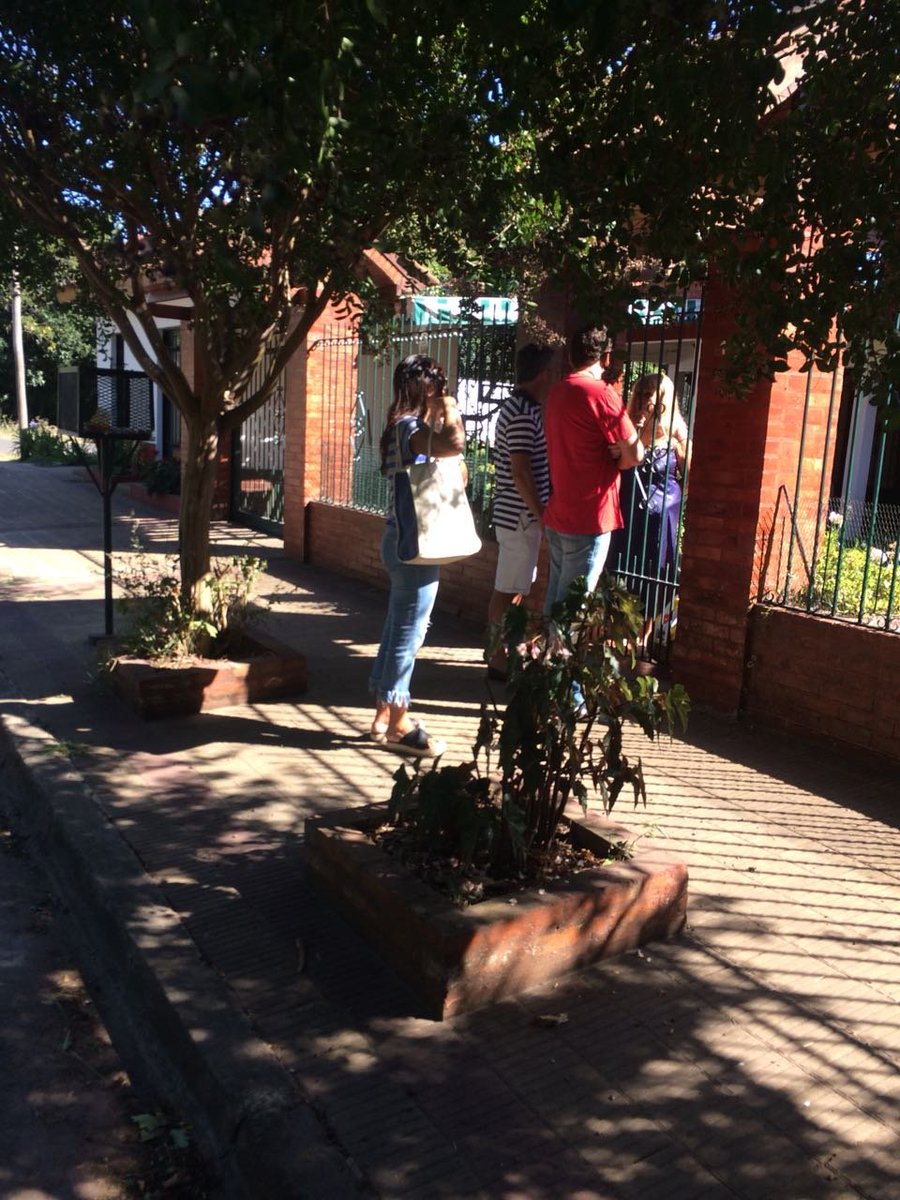 Horacio_Prada's tweet photo. Recorriendo las calles de Villa Elisa #TimbreoNacional Escuchando a los platenses para seguir creciendo #CambiandoJuntos @JulioGarro https://t.co/C2gqZo0EJ8
