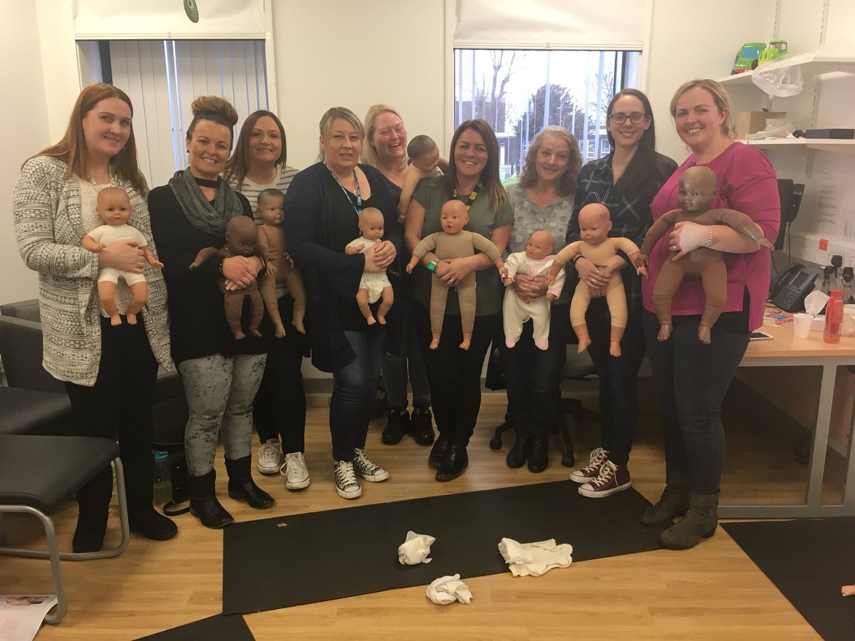 Caringhands18's tweet photo. Meet the Caring Hands Team 😃
Paediatric Nurses &amp; Hospital Play Specialists at BTH completing Baby Massage Instructor Training this week. 
Get in touch if you are interested in booking on our 5wk baby massage courses or 1:1 massage appointments 😁 https://t.co/eGDflEuiaS