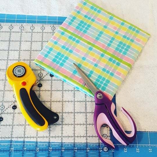 Quilting day!
.
.
.
.
.
#machinequilting #quiltinglife #quiltingismytherapy #quiltinglove #quilting  #quiltingkeepsmesane #quiltingfun #quiltingproject #quiltingsupplies #quiltingisfun #quiltingcotton #ilovequilting #quiltingfabrics #quiltingtreasures #q… ift.tt/2GfNuHC