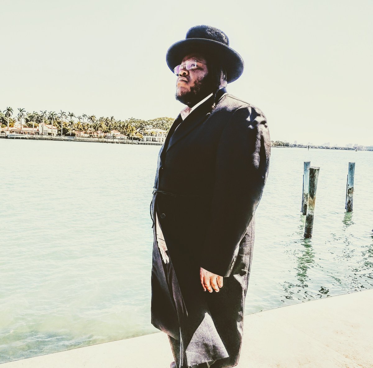 nissimblack's tweet photo. North Hollywood, CA We are set to head your way. Everybody is invited to our concert Thursday, March 15th. More details coming
Soon! #Nissim #LiveinLA #Lemala #Concert #ChabadofNorthHollywood #USA Tickets here https://t.co/GFSfiXFGYs @ChabadLubavitch https://t.co/3tuYoomSfK