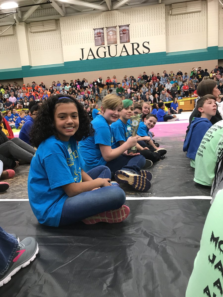 CrystalBPainter's tweet photo. 2nd Place Teamwork!!! #robogaston #gcsk12 #tryontigers https://t.co/CtCeiLCv9Y
