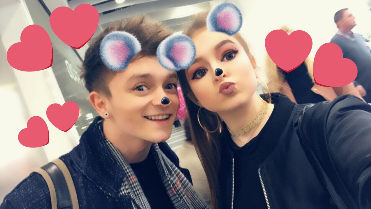 grandexespinosa's tweet photo. thanks for stopping today, lovely to see u :)))) #5YearsOfConnor https://t.co/DxT9XzJAGc