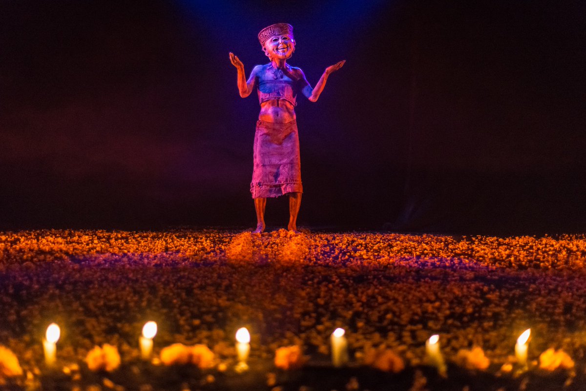 DanzaUNAM's tweet photo. La Dirección de Danza UNAM lamenta la muerte del coreógrafo y bailarín Shanti Oyarzabal. Descanse en paz. https://t.co/4aPekyyL8k