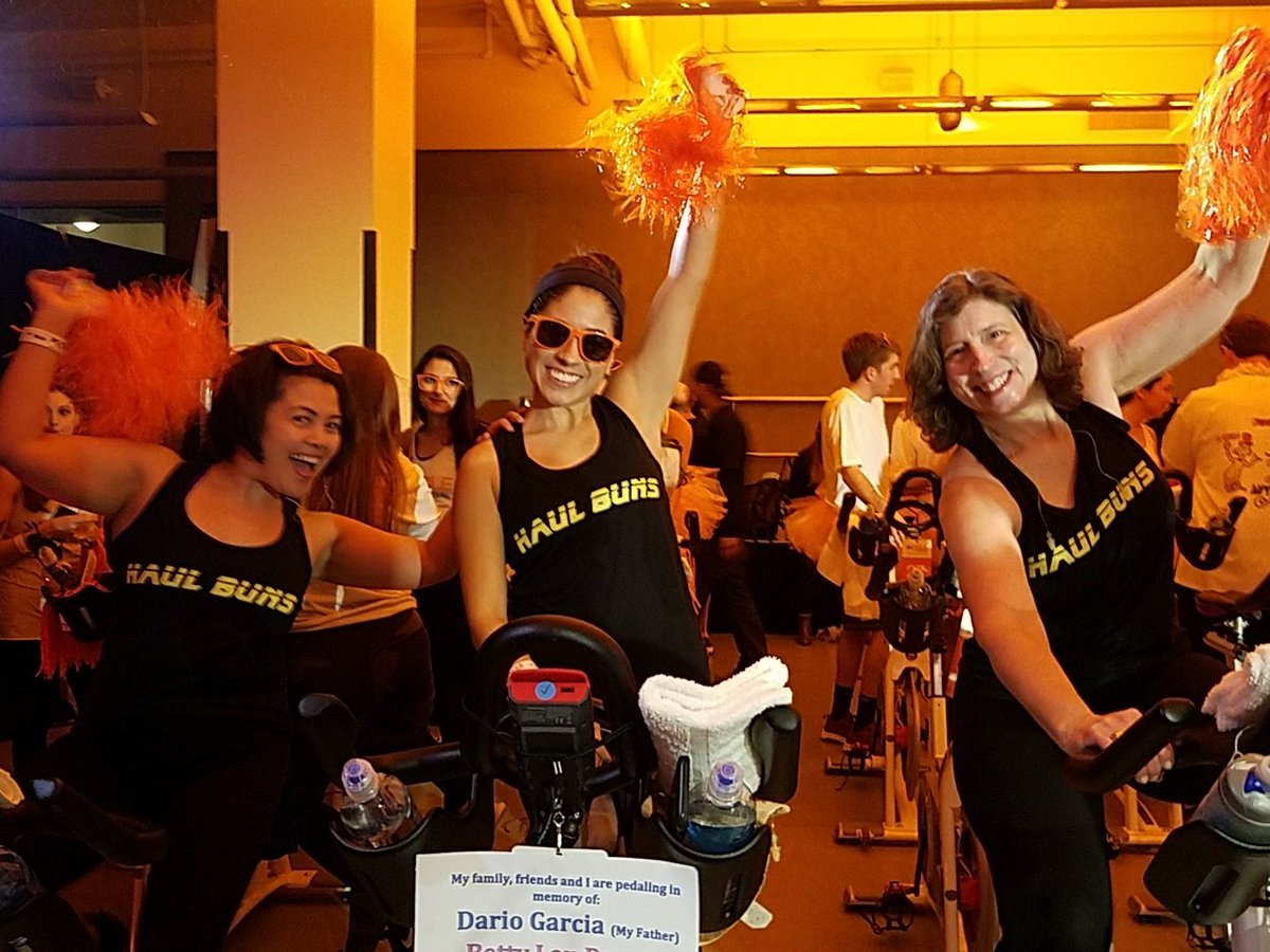 jessijulie's tweet photo. @kimroots team #haulbuns #CycleforSurvival https://t.co/e4T4tboRUt