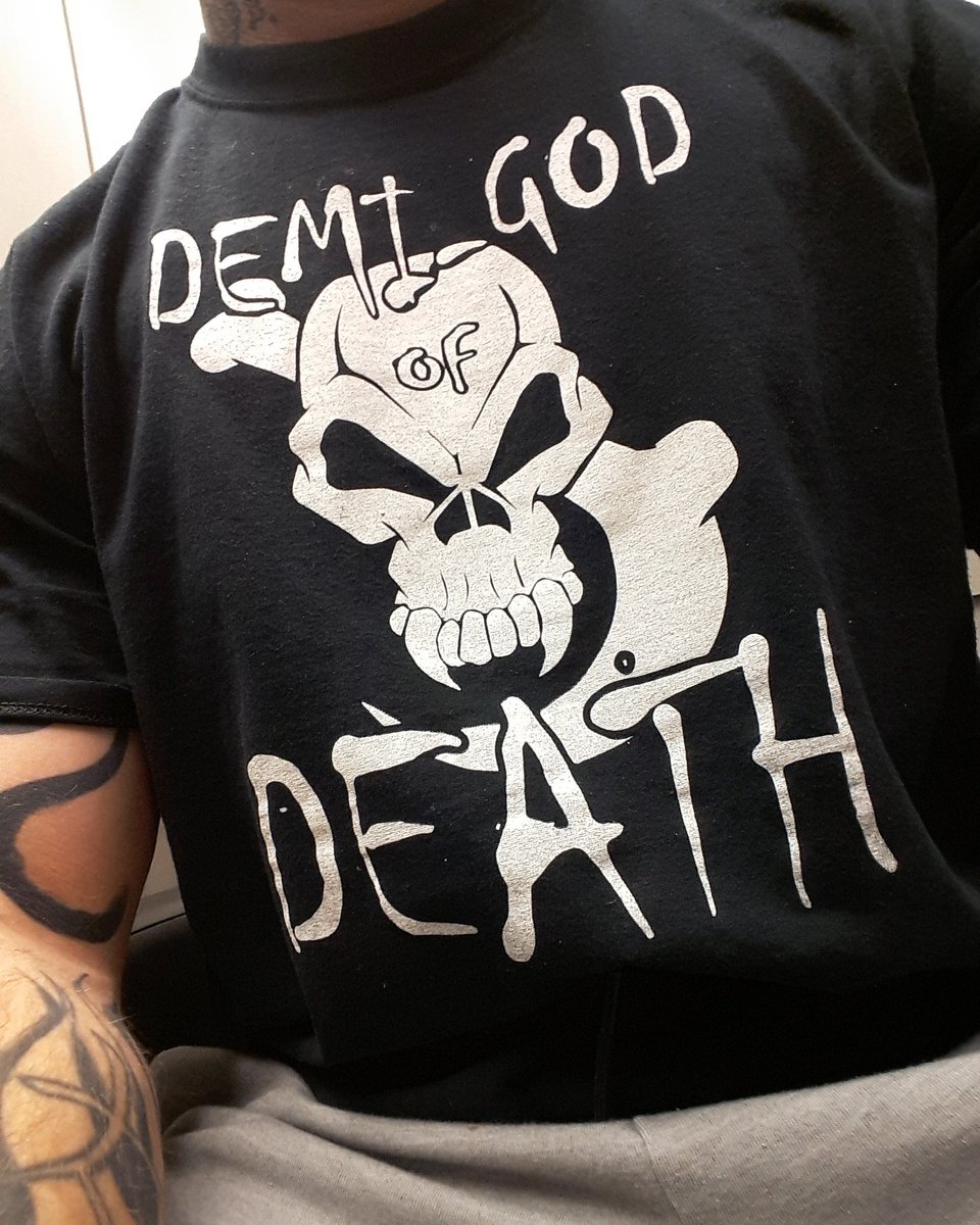 DEMI_GODOFDEATH's tweet photo. Gym time in Wisconsin!! #teaminsanelabz #insanelabz #dgod #demigodofdeath #funnybone #gains #hardwork #demigodmode #possesed #insanecreatine #proteinproject #growthproject #quarantine https://t.co/NFBfesM9E1