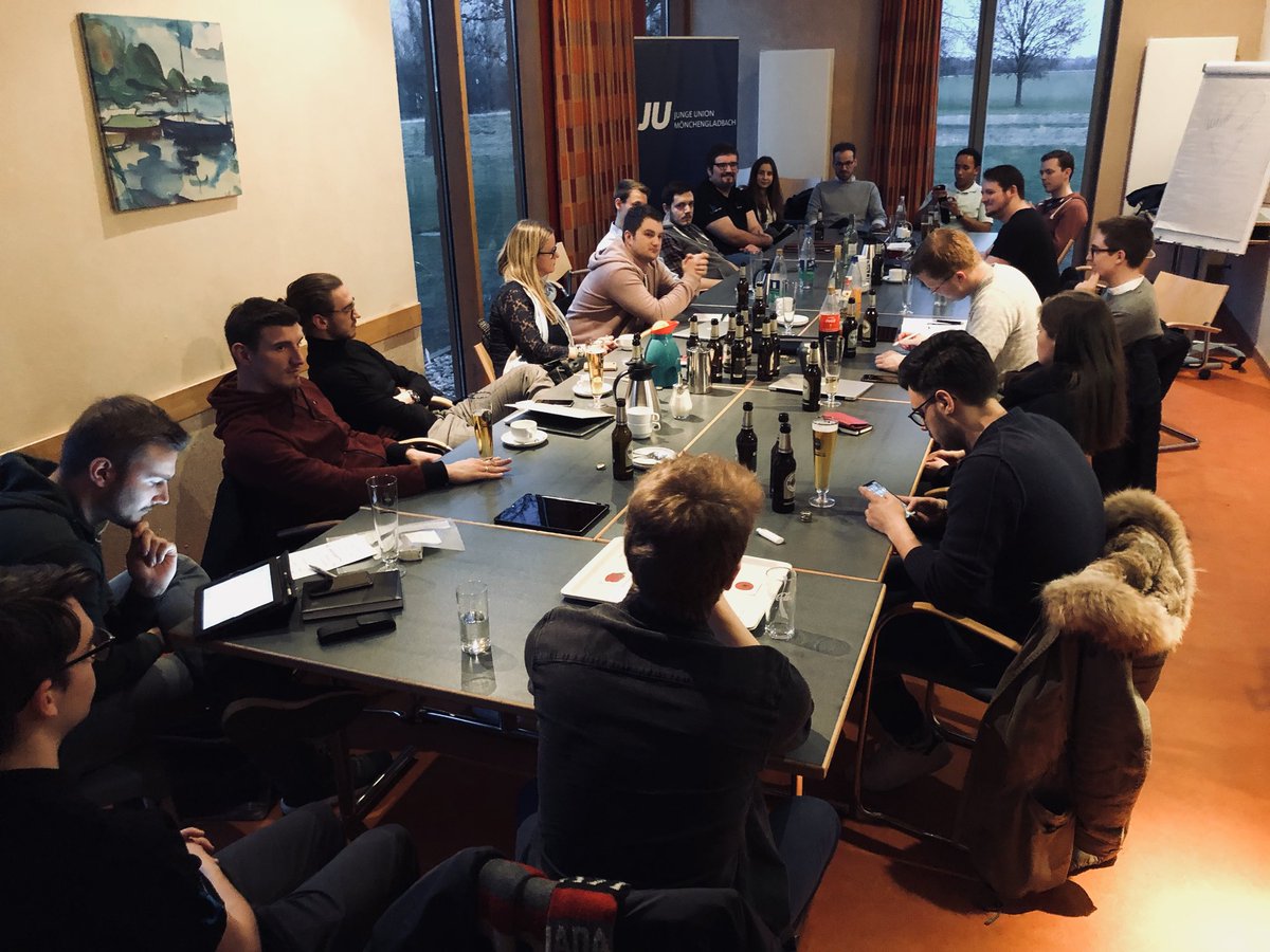 jungeunionmg's tweet photo. Austausch des Kreisvorstandes mit der Jungen Union Kreis Wesel! Kreis oder kreisfreie Stadt ist das aktuelle Thema! #jumg #ju https://t.co/DkgF8dxQc3