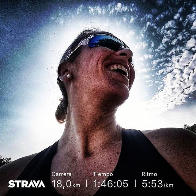 Peruchapromedio's tweet photo. La felicidad de correr 🏃 sólo es comparable con la felicidad de terminar de correr y empezar la lora | Fondo de sábado con 18kms muy sólidos #RunPeruchaRun #Runningmom #Run4fun https://t.co/JpXHz5rQfJ