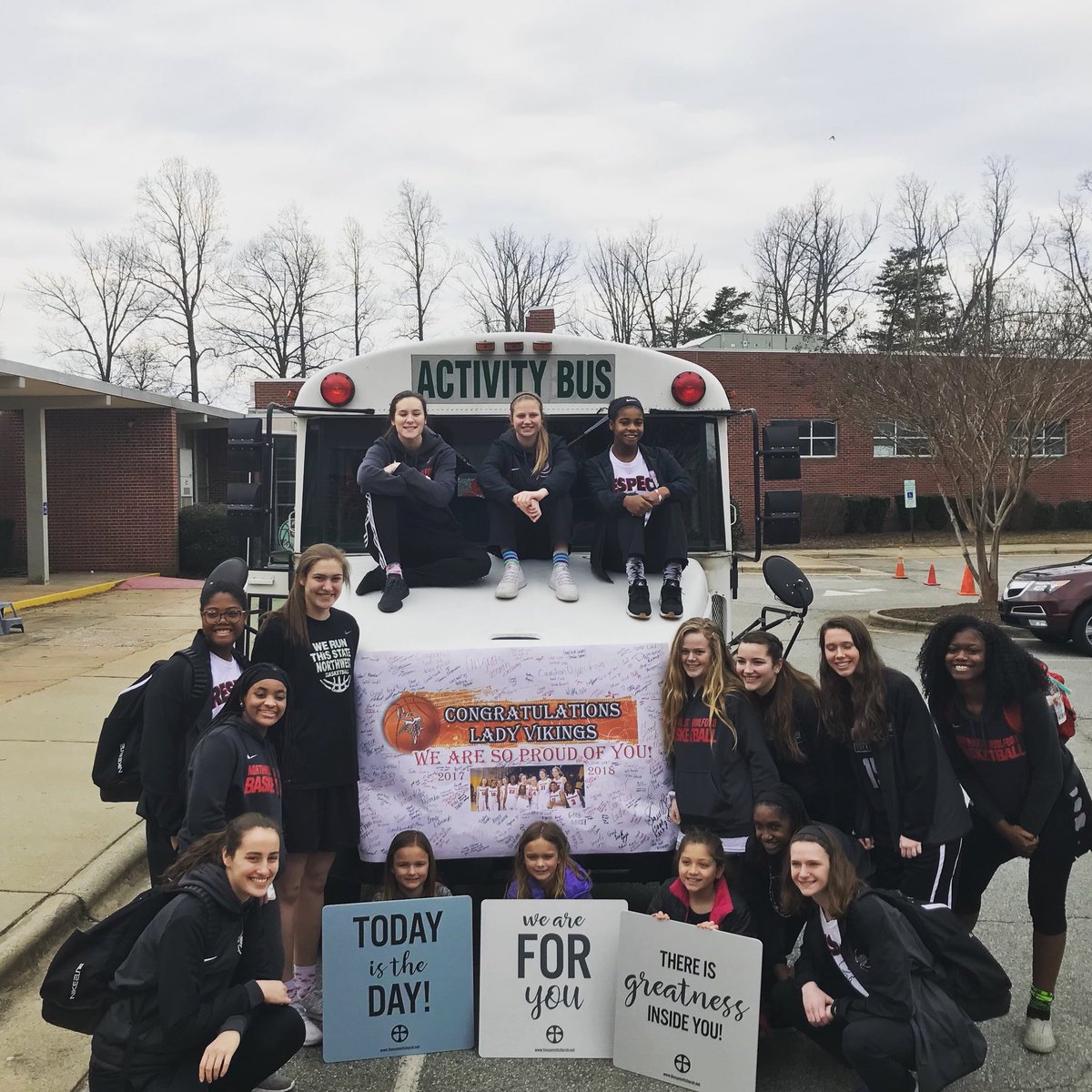 AndyCook10's tweet image. Good Luck Lady Vikings!!! #ForNW #Community @TheSummitOR @NWGHS