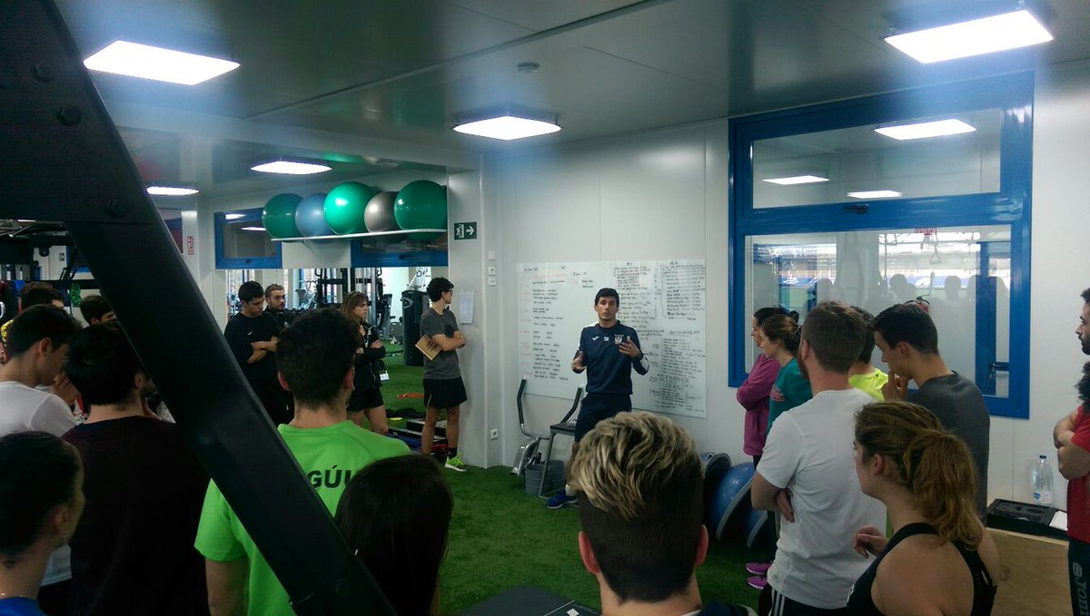 lesiones_inef's tweet photo. Continuamos en la Ciudad Deportiva del @CDLeganes ¿Qué mejor lugar para poner el práctica diferentes ejercicios para la recuperación o prevención de lesiones en Fútbol que sus fabulosas instalaciones? #PIRFLAFD #PrevenciónDeLesiones @SergioMartos87 https://t.co/QT4cCw9H3v
