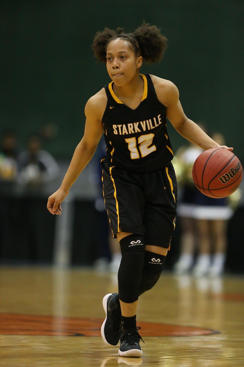 _jariyahdenesha's tweet photo. gotta make this one count . 🤞🏽 State Championship tonight @ 6 🏆💍🏀#GiveEmHell12 😈💪🏽❗️ https://t.co/zkg0cBfjXu