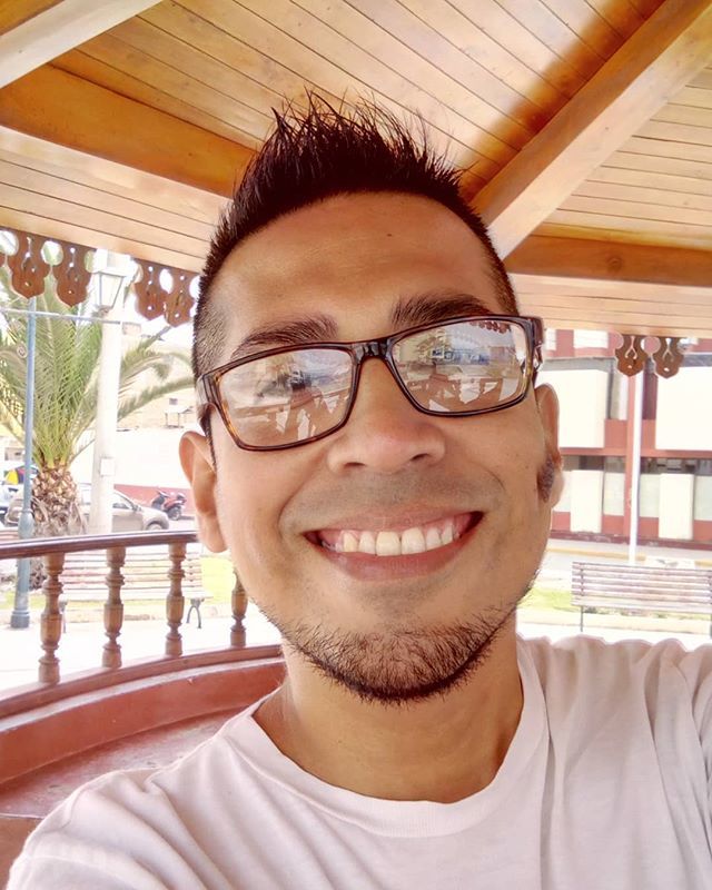 OscarSamanamud's tweet photo. El acto de sonreír indica la alegría de tu corazón
.
.
.
#happiness #minitravel #smiling #me #selfie #selfietime #pockerface #beard #beardmen #beardstyle #beardlover #Moche #Trujillo https://t.co/QZmrqtMBKD https://t.co/z6RXYDSLeY