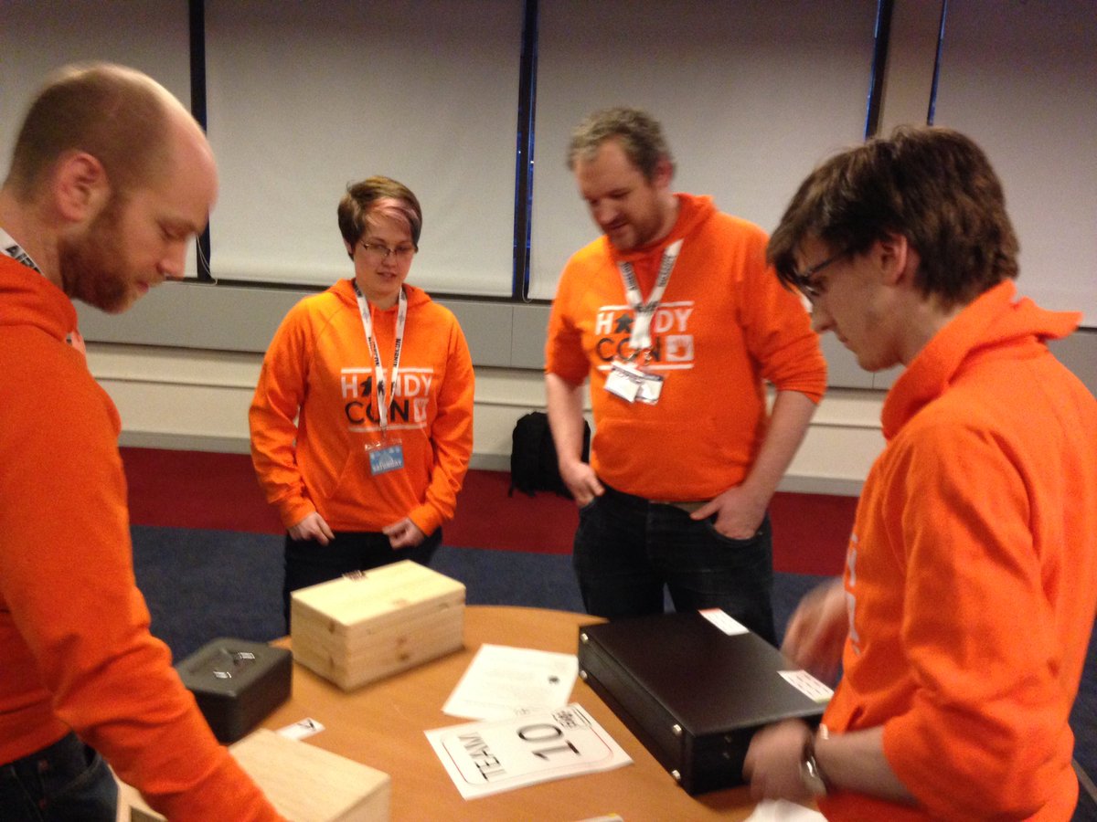 KaleidoCards's tweet photo. The Case of the Rocket Scientist #EscapeGame by #TimeGames underway @Airecon. Just 30 mins to solve this fantastic game. https://t.co/pFwt0rvfyl