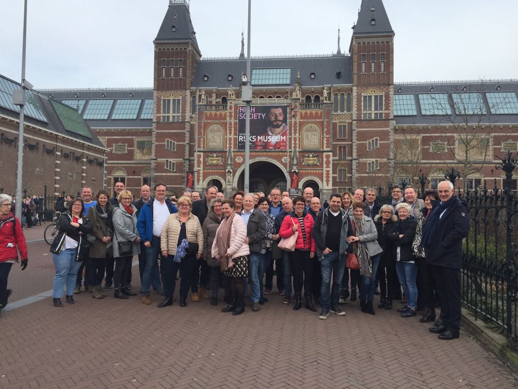 GertVeerman's tweet photo. Wat doe je als je meer wil weten van kunst? Dan laat je je door 4 fantastische gidsen rondleiden door het Rijksmuseum. Alle deelnemers bedankt voor deze geweldige dag.@ULCgroep @rijksmuseum @personeelsverenigingulcgroep https://t.co/dA1muVQoTd