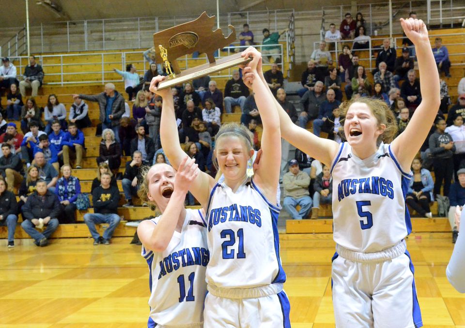MeredithPerri's tweet photo. I have seen @fabianlily raise a WMass or state trophy roughly a half dozen times since I started at MassLive. Her reactions are always priceless. https://t.co/ePM9nMjVYO