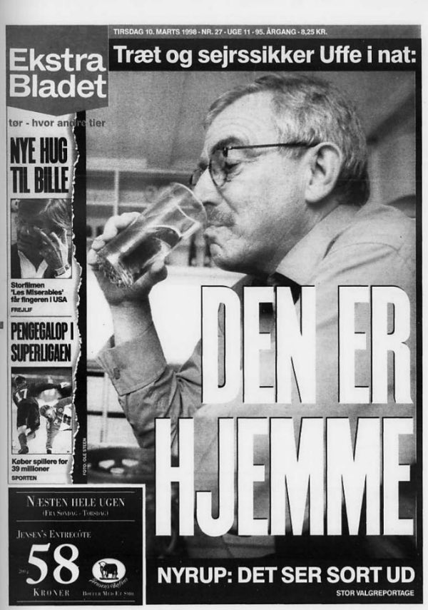 Heunicke's tweet photo. Den her forside har 20 års fødselsdag i dag. Som en evig reminder til os alle at om ikke at tage en sejr for givet.
Og om ikke at invitere Ekstra Bladet på en Johnnie Walker før vælgerne har talt, for Uffe sagde aldrig den sætning den aften.. #dkpol https://t.co/AqPWeVggoo