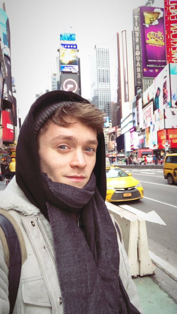 confalls's tweet photo. a little glow up
#5YearsOfConnor
#TheVampsBestFans https://t.co/4r8sfIHnMp