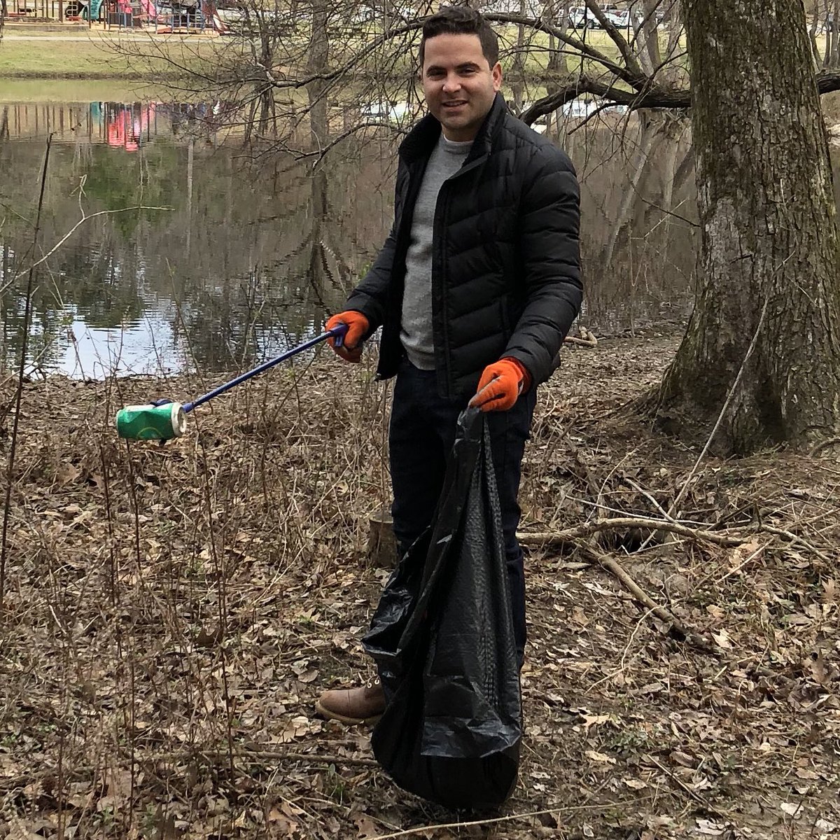 warwicksabin's tweet photo. I spent this morning participating in the Annual Great American City Wide Cleanup with Keep Little Rock Beautiful at Boyle Park. We are fortunate to have so many citizens willing to volunteer their time to clean up our public areas. To everyone out there: Please don’t litter! https://t.co/3U4dSQ1g2Q