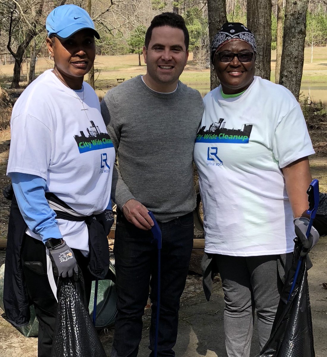 warwicksabin's tweet photo. I spent this morning participating in the Annual Great American City Wide Cleanup with Keep Little Rock Beautiful at Boyle Park. We are fortunate to have so many citizens willing to volunteer their time to clean up our public areas. To everyone out there: Please don’t litter! https://t.co/3U4dSQ1g2Q