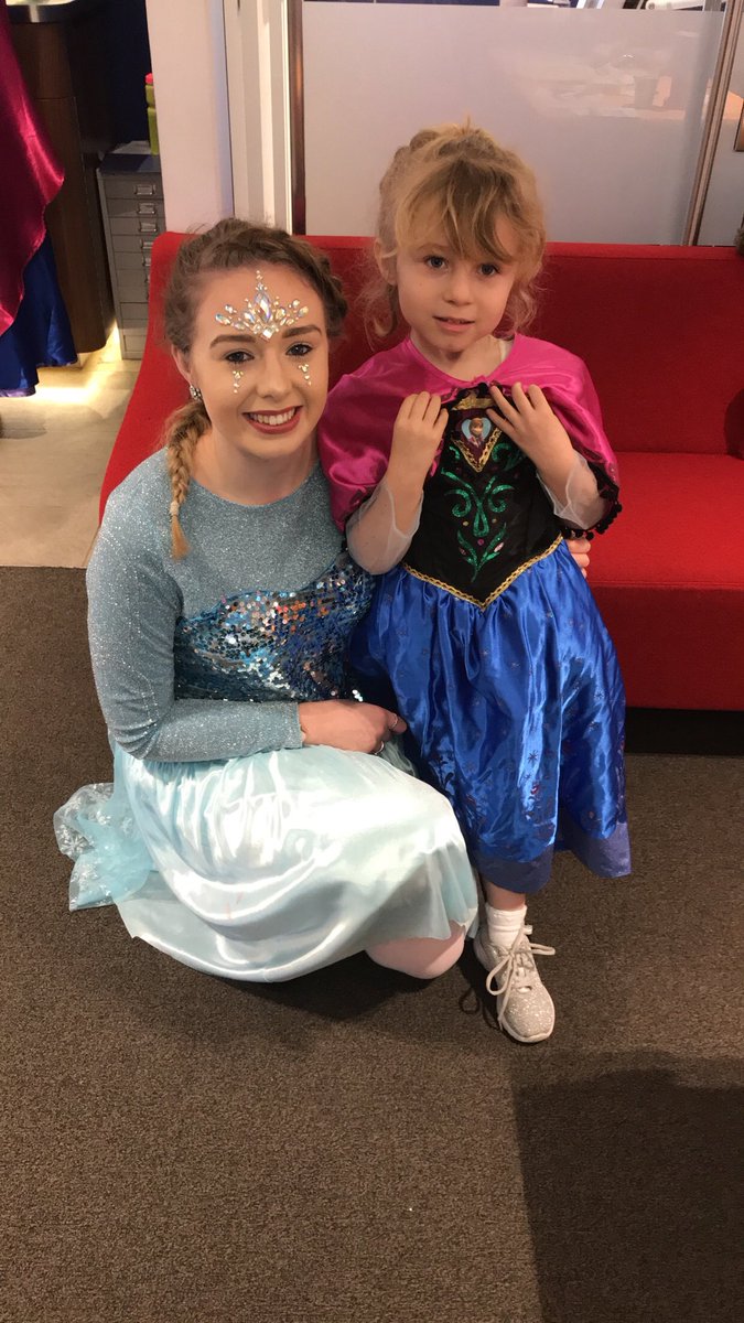 jess_hibbert's tweet photo. Fabulous day today raising money for a brilliant cause!! Everyone did amazing ππ. Brilliant end to a brilliant week! See you in 4 weeks Burton @andrea_hulley π₯ππ @kerry_bono @danielswan92 @hannahdacosta1 @LukeOWatkins https://t.co/Wm9Ljxrh03