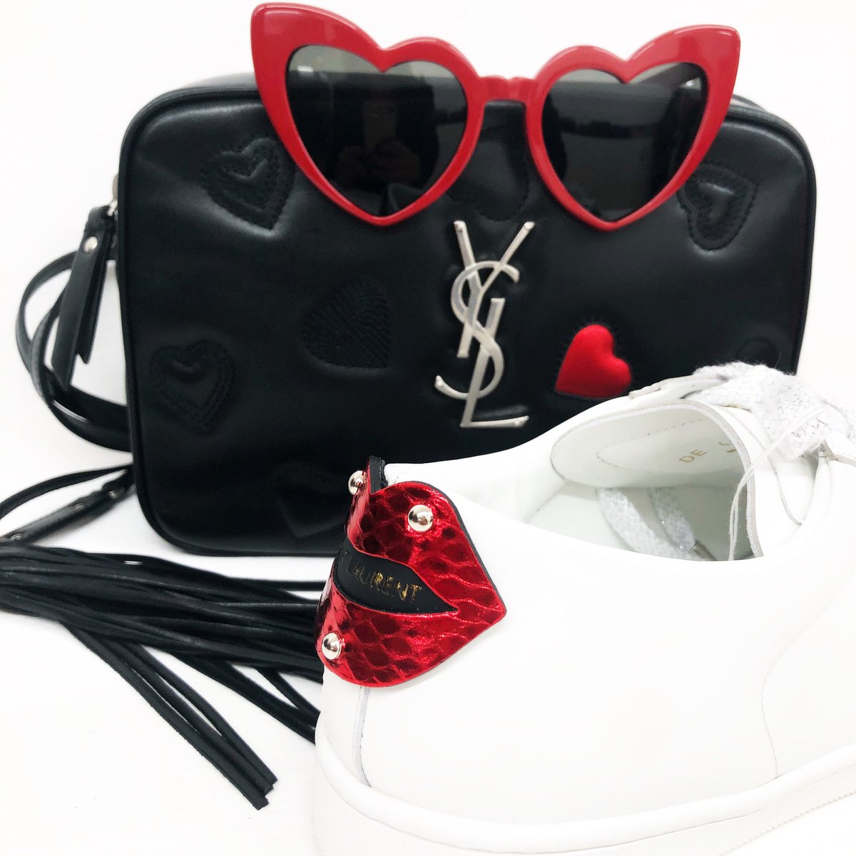 LinseyRead's tweet photo. Saint Laurent SS18 😎Essentials ✔️See more Instagram 👀:Linseycricket 💋FOLLOW RT https://t.co/aB2hep2Npq
