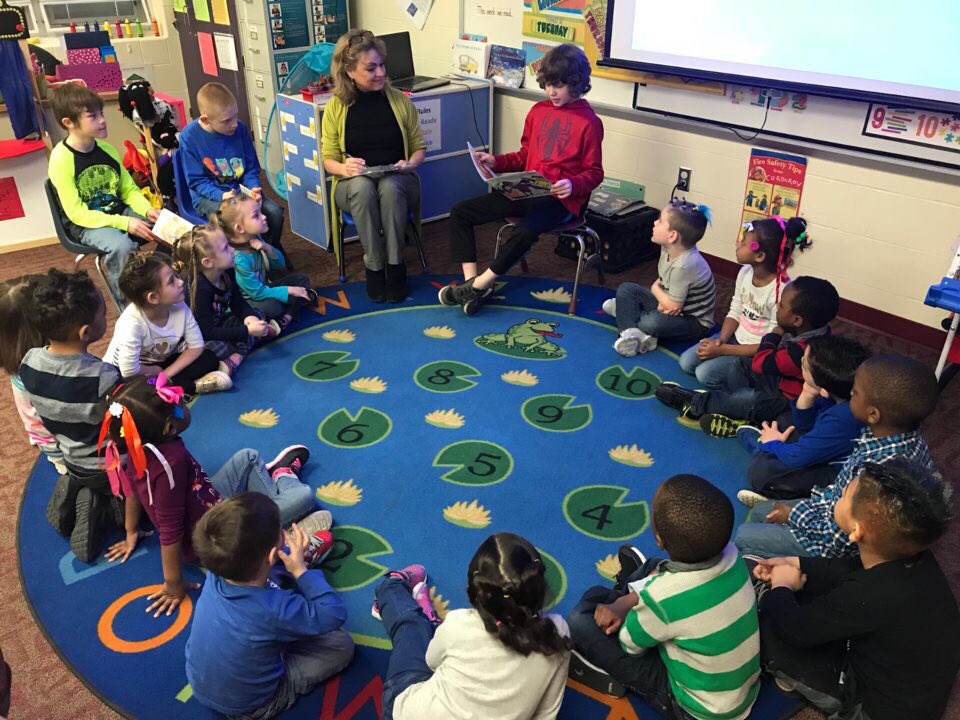 MillerRdgTweets's tweet photo. Our students reading to our Preschoolers #middierising https://t.co/EAutW8dOLP